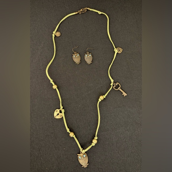 Vintage Green Suede and Gold Tone Owl Charm Necklace and Earring Set - Picture 3 of 4